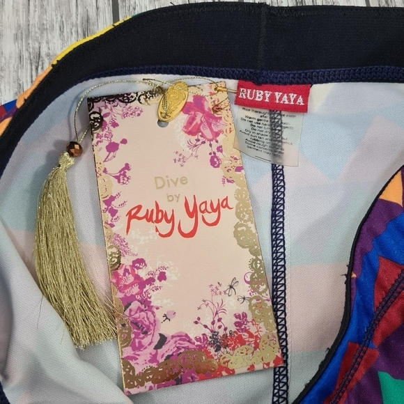 Ruby Yaya Australia Designed Rainbow Chevron Zulu Swim Tankini & Leggings Small - Picture 3 of 14